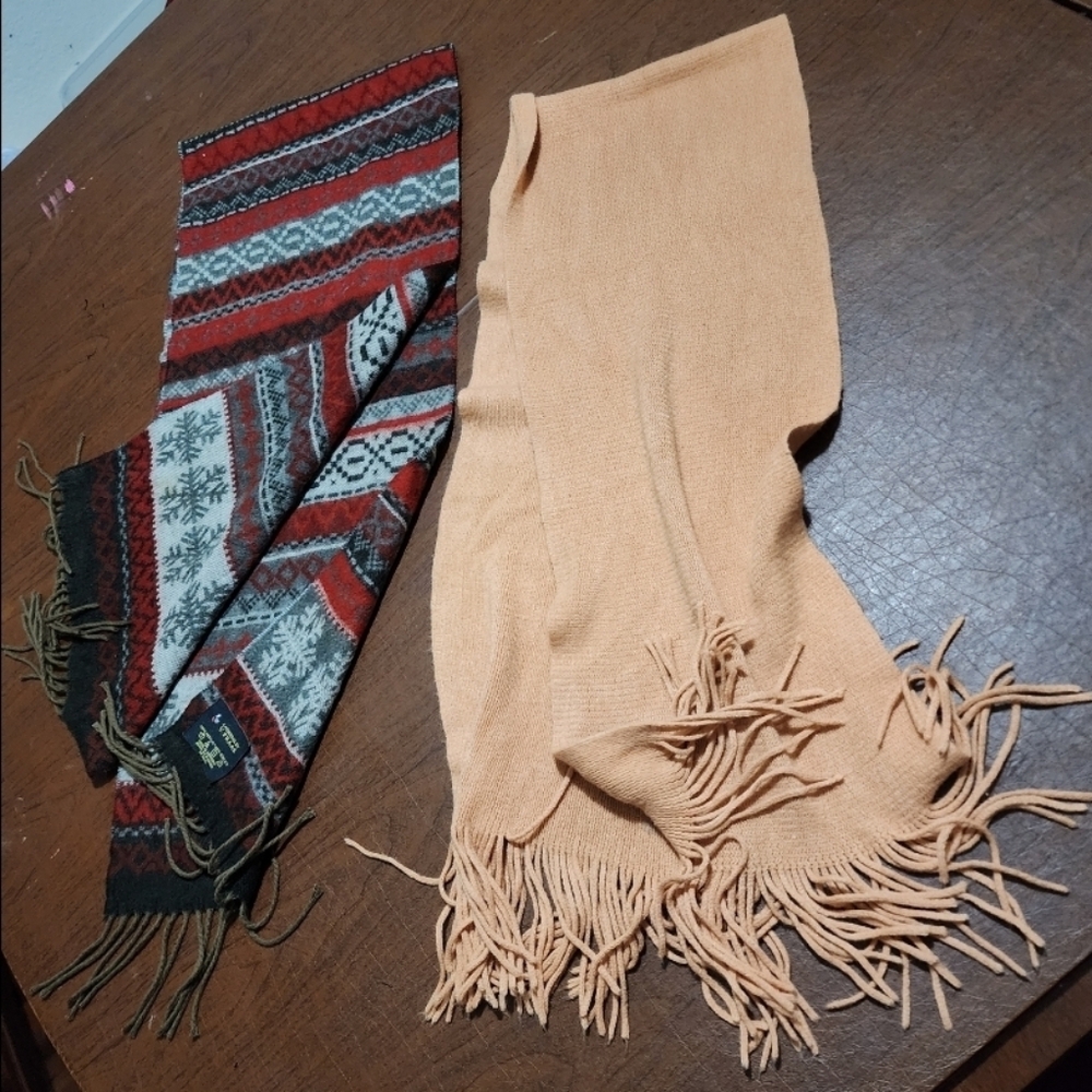 NWOT - Unisex - 2 Scarves - Picture 3 of 8